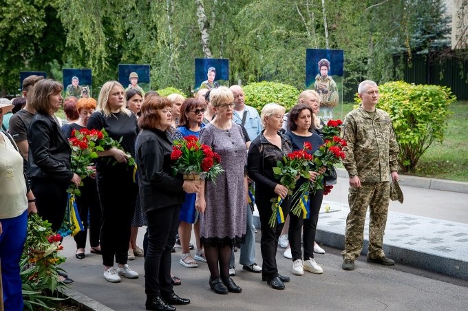 стели на честь загиблих захисників Онопрієнка та Якимова
